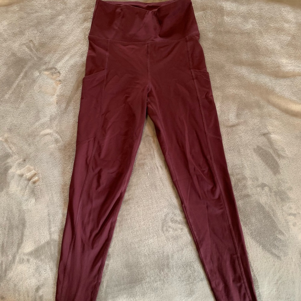 Dark red leggings